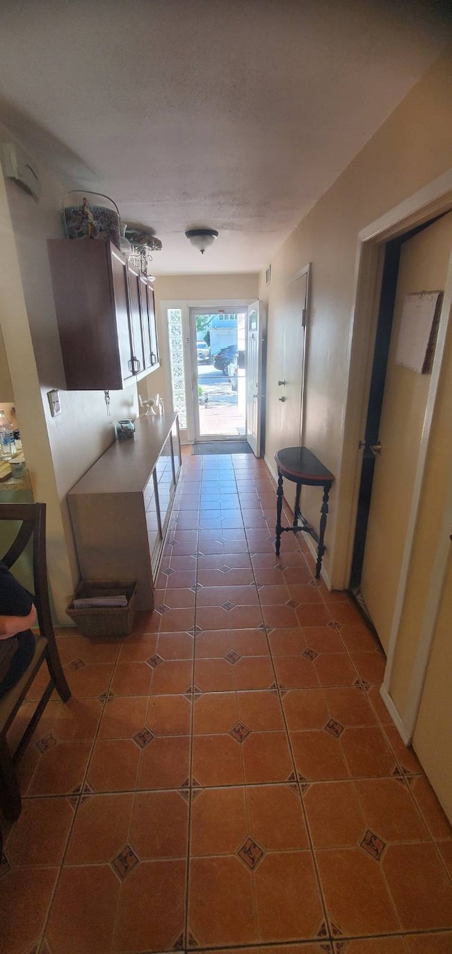 30 Chestnut Cir, Staten Island, NY 10312 - photo 3