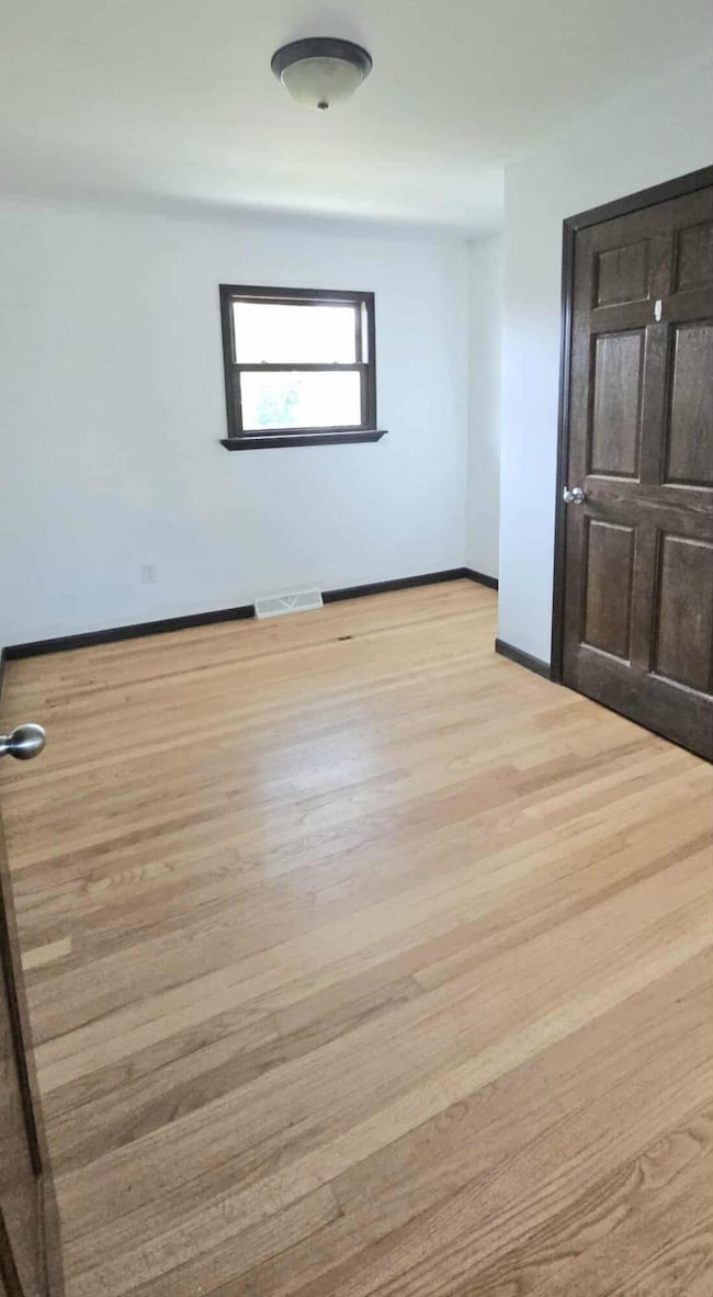 1708 Shoop St, Racine, WI 53404 - photo 3