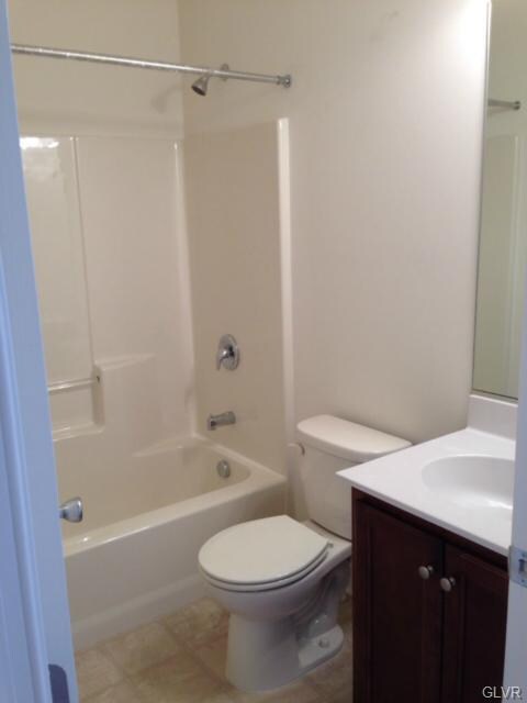 117 E 1st St unit 8, Wind Gap, PA 18091 - photo 7