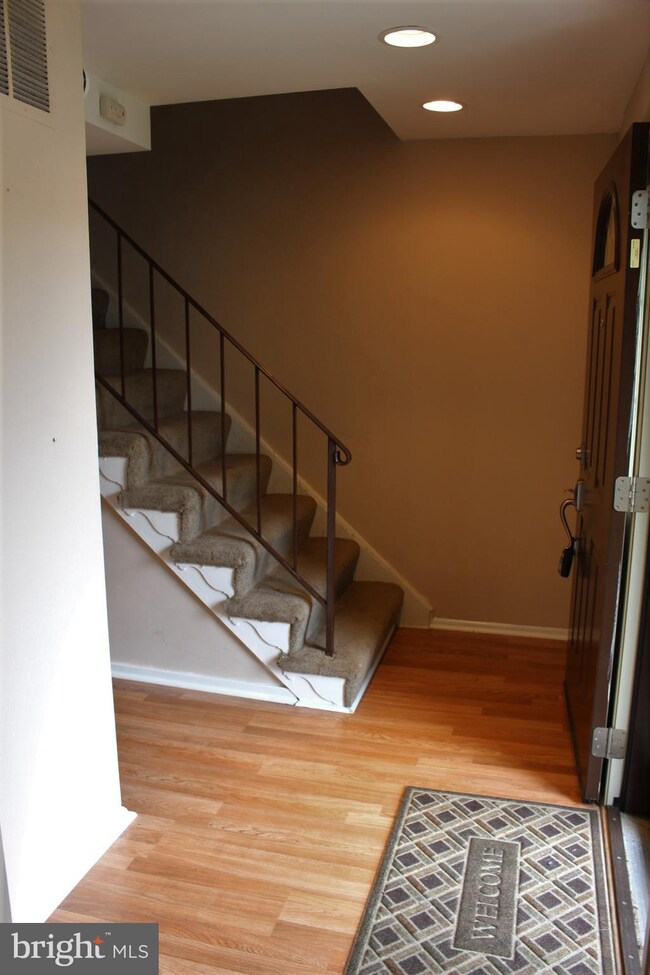 9905 Mallard Dr, Laurel, MD 20708 - photo 7