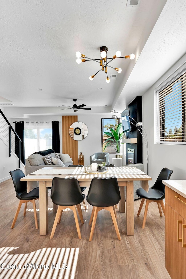 22-web-or-mls-SkyLight - Cassandra-29