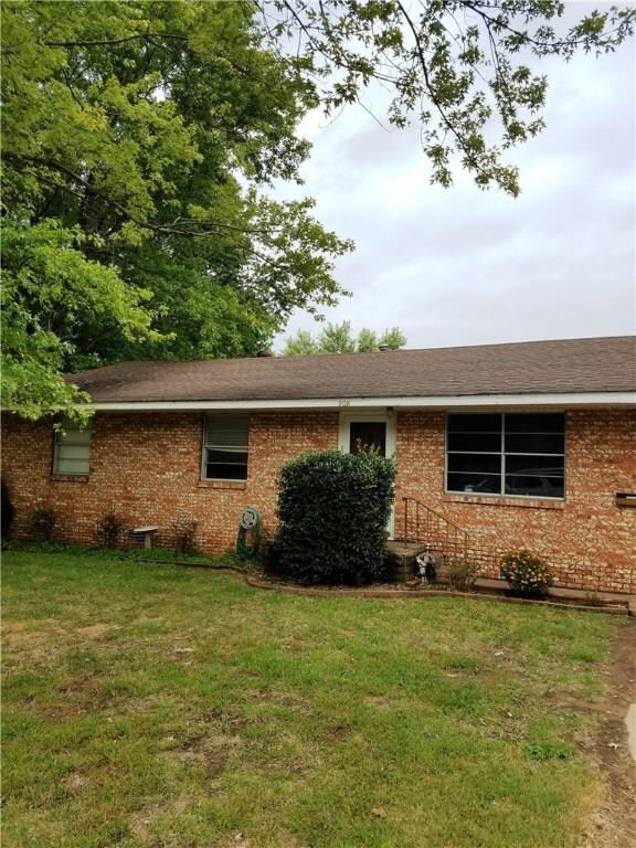 908 NW A St, Bentonville, AR 72712 - photo 2