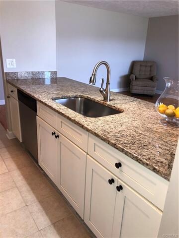 Kitchen open to Living Room, great for gatherings 