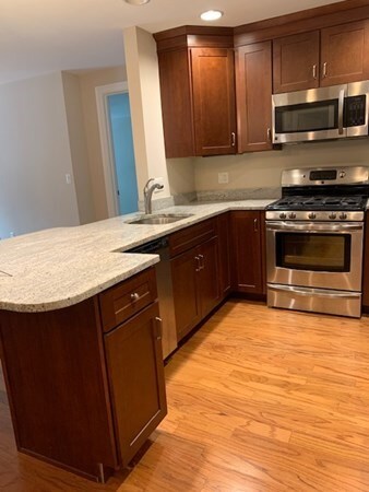 235 Cambridge St unit 105, Burlington, MA 01803 - photo 3