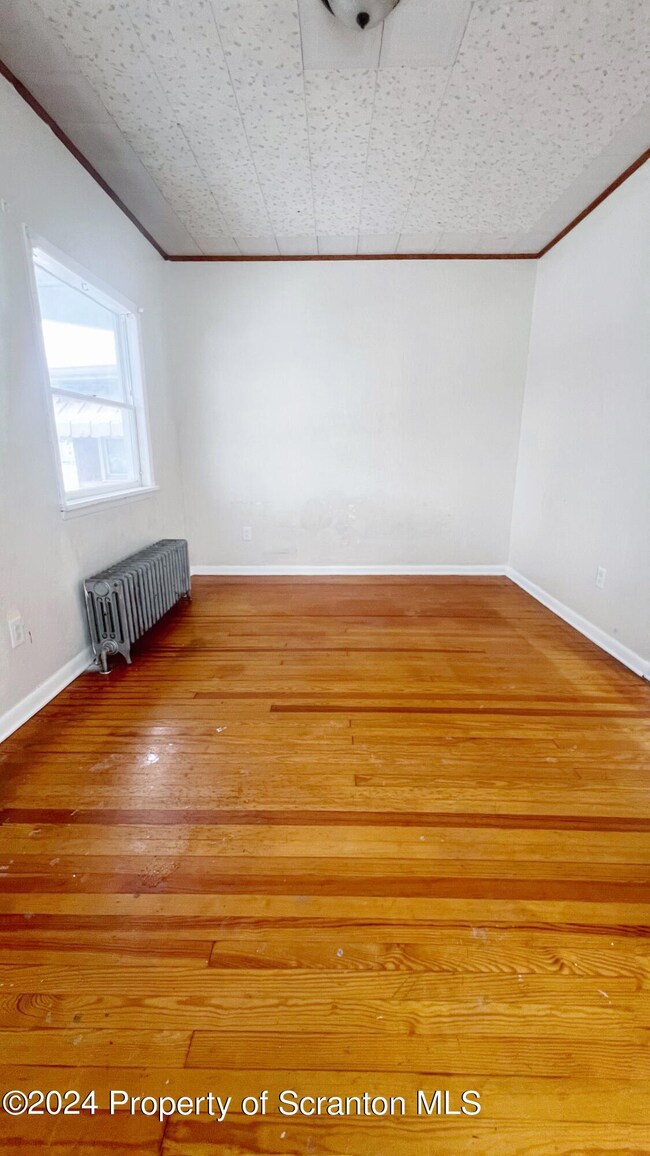 105 Chestnut St, Dupont, PA 18641 - photo 2