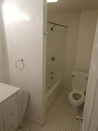 32 Garfield St unit 1, Taunton, MA 02780 - photo 4