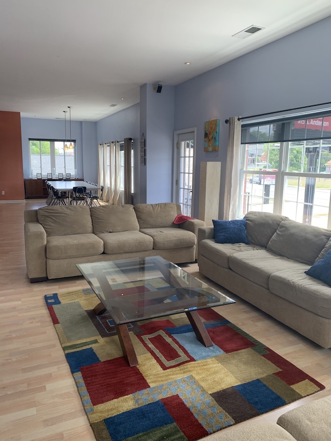 1307 N Main St, Shelbyville, TN 37160 - photo 2