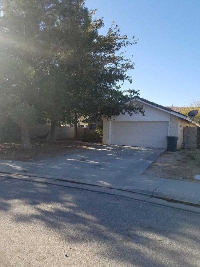 3424 Limestone Dr, Rosamond, CA 93560 - photo 3