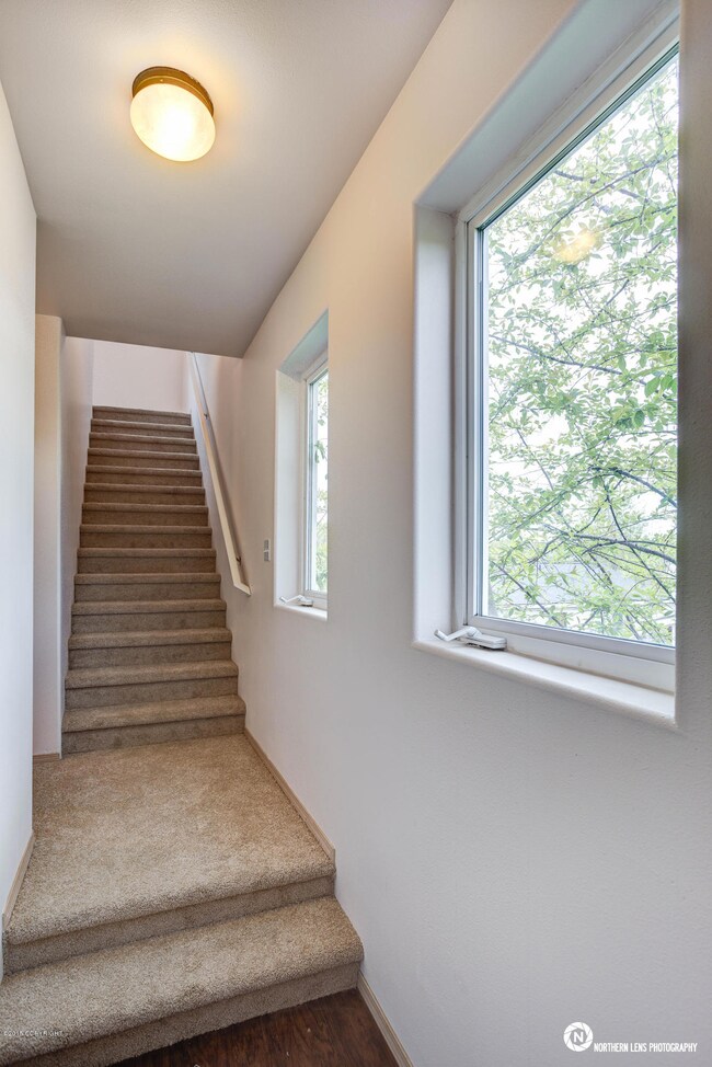 10_HallStairs