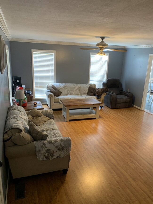 109 Hunters Ln, Shelbyville, TN 37160 - photo 5