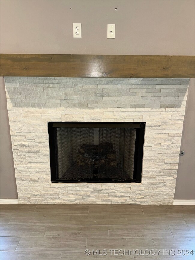 7215 S Walnut Cir, Broken Arrow, OK 74011 - photo 3