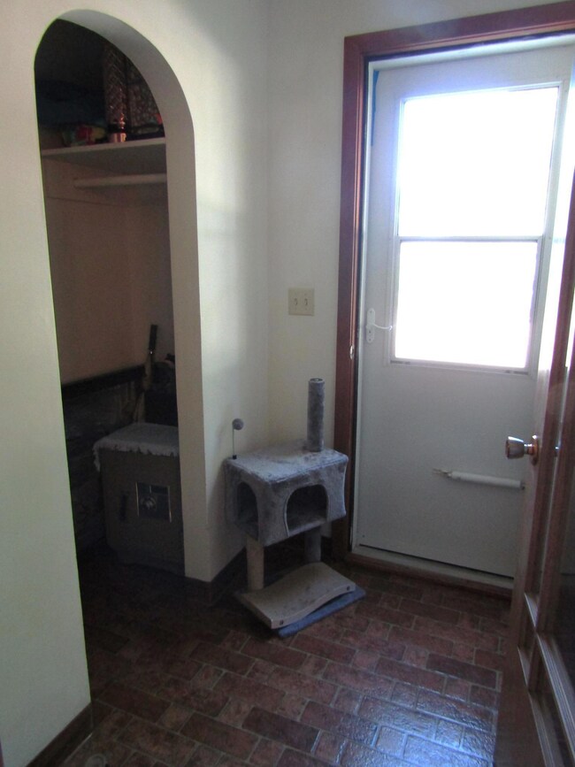 231 E Sorenson Ave, Appleton, MN 56208 - photo 3