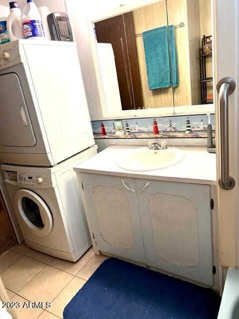 STACKABLE WASHER AND DRYER