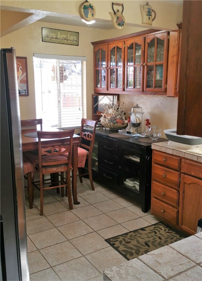 Beautiful kitchen with many upgrades!