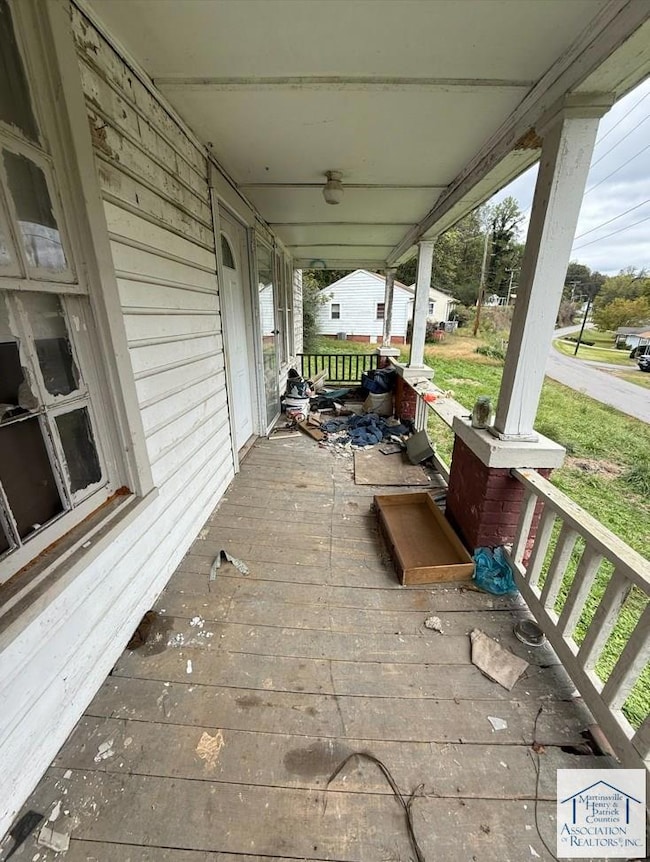 49 Chestnut St, Fieldale, VA 24089 - photo 3