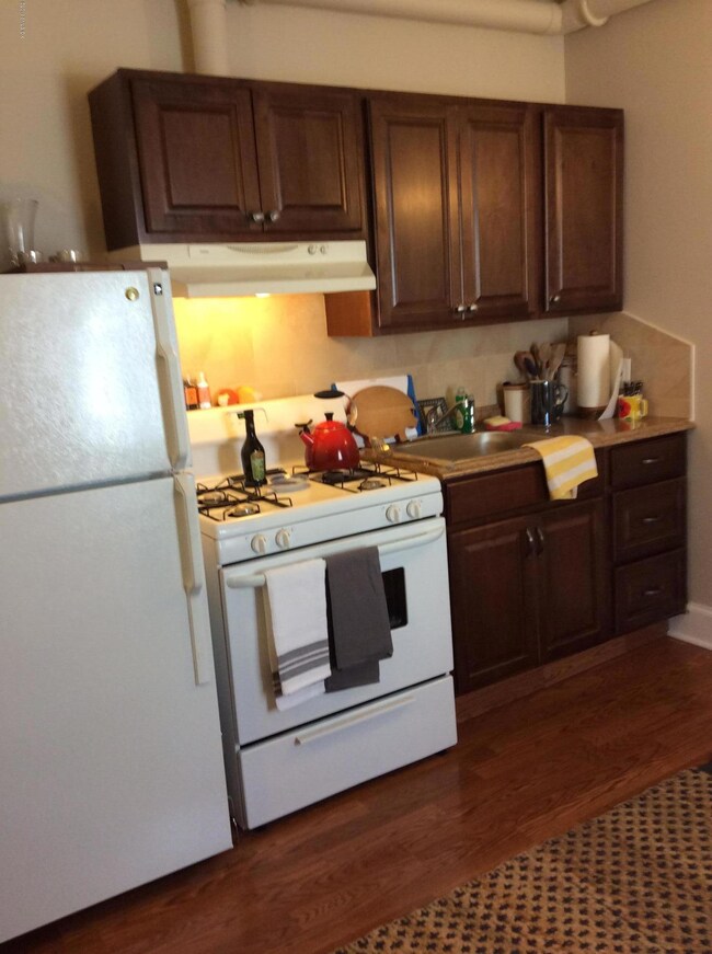 47 Cos Cob Ave unit 2nd Floor, Cos Cob, CT 06807 - photo 6