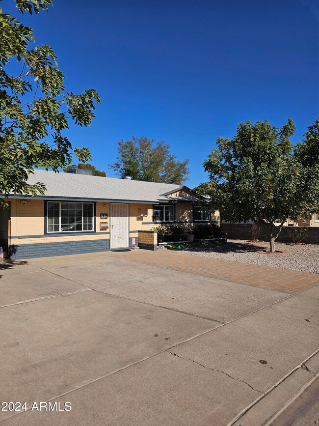 936 E 7th Dr, Mesa, AZ 85204 - photo 7