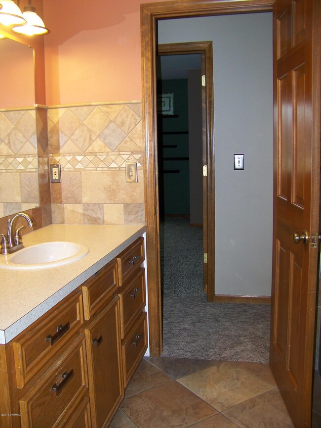 6518 Kingtree Dr SW, Byron Center, MI 49315 - photo 7