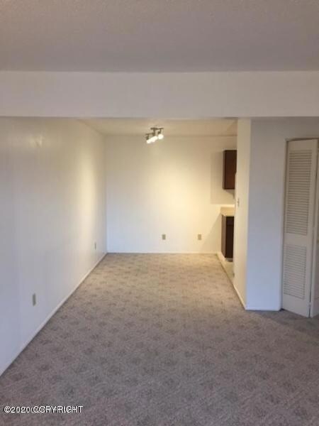 from livingroom to dining area