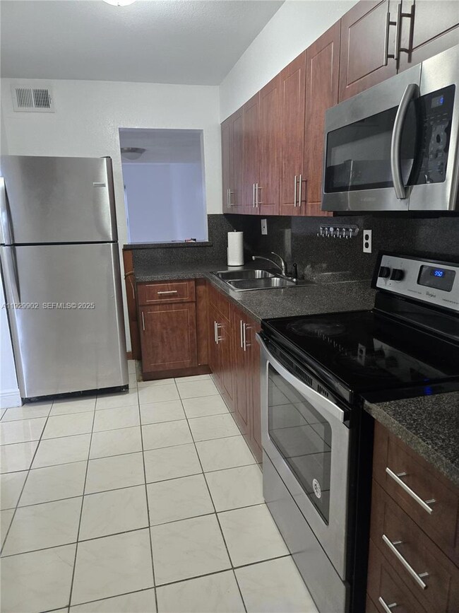 8054 SW 150th Ave unit 408, Miami, FL 33193 - photo 4