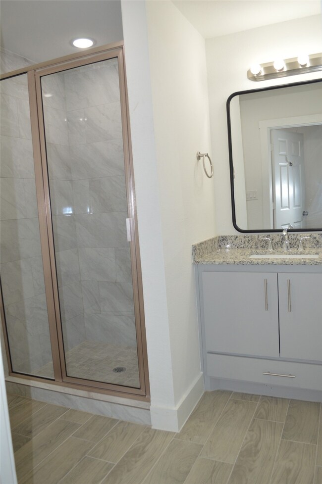 214 Basswood Dr unit C, Spring, TX 77386 - photo 5