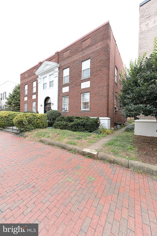 1711 35th St NW unit 7, Washington, DC 20007 - photo 4