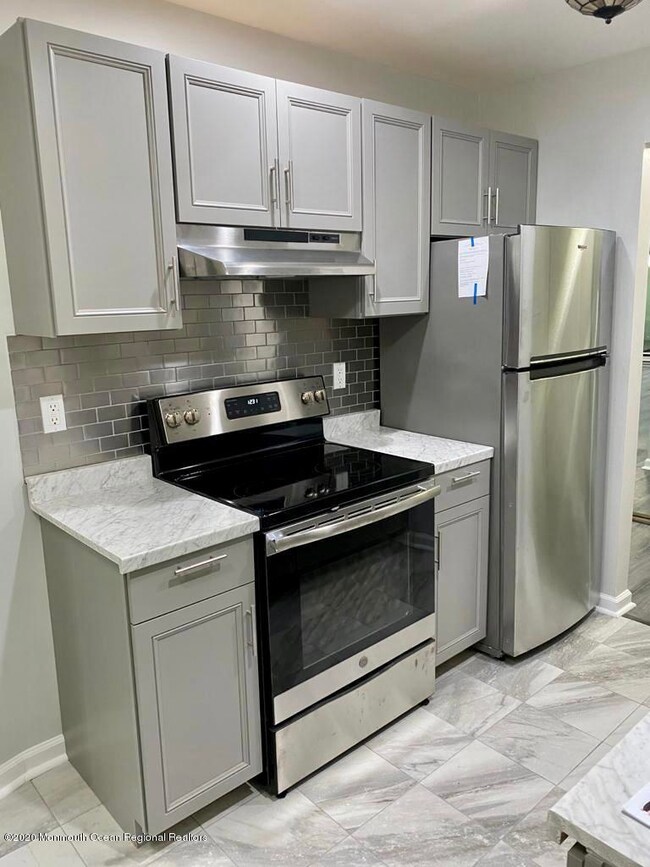 DA66D777-6124-4DC3-B05E-8E76A23A382E