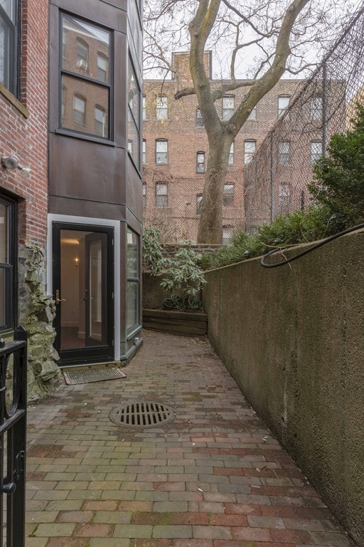 21 Charter St unit 102, Boston, MA 02113 - photo 5