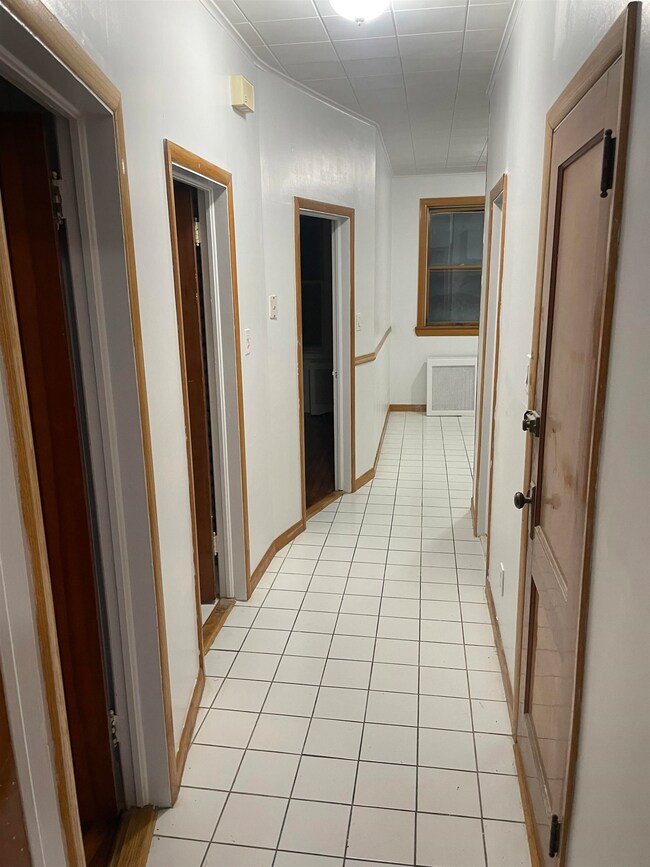 360 Van Nostrand Ave unit 2, Jersey City, NJ 07305 - photo 6