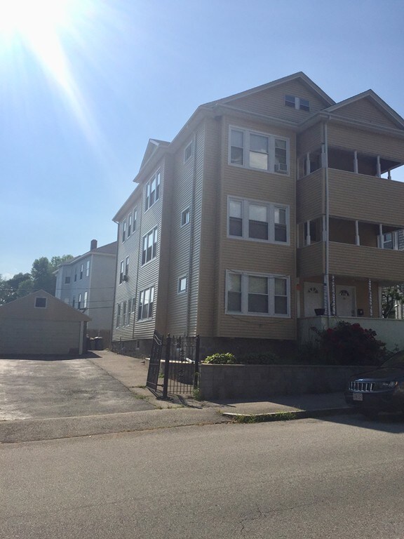 30 Loxwood St unit 1, Worcester, MA 01604 - photo 2