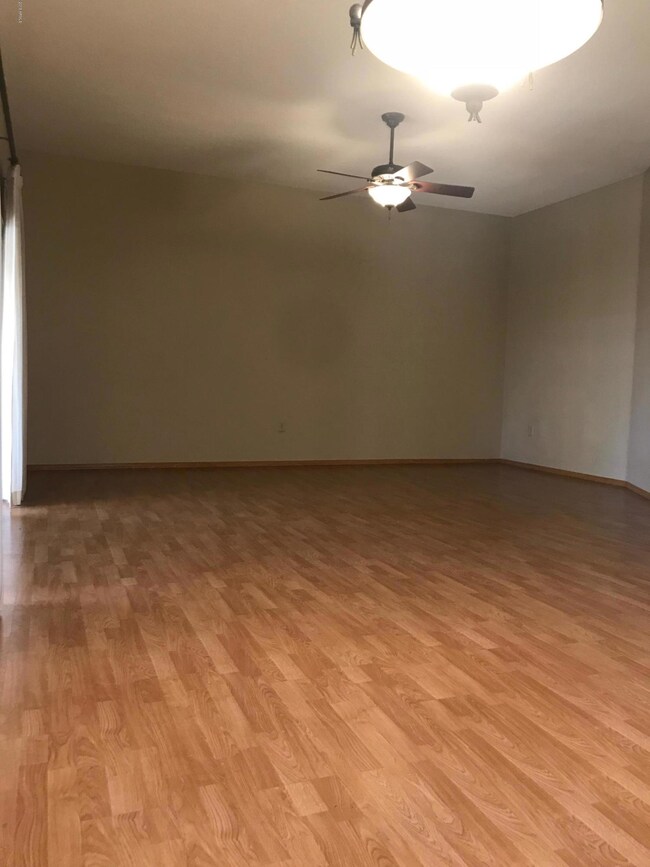 13887 N 111th Ave unit 17F, Sun City, AZ 85351 - photo 5