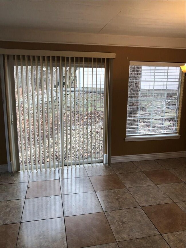 24 Saxilby Ln, Bella Vista, AR 72715 - photo 6