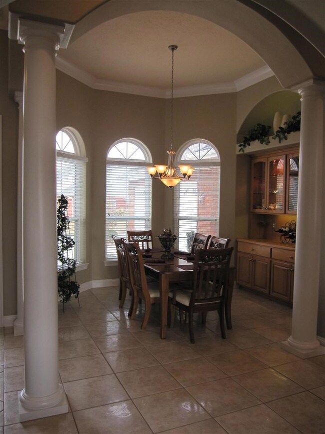 room. Textured ceilings throughout. No popcorn!