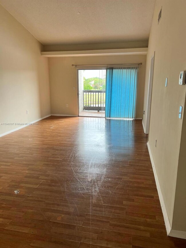 255 SW 113th Way unit 255, Pembroke Pines, FL 33025 - photo 4