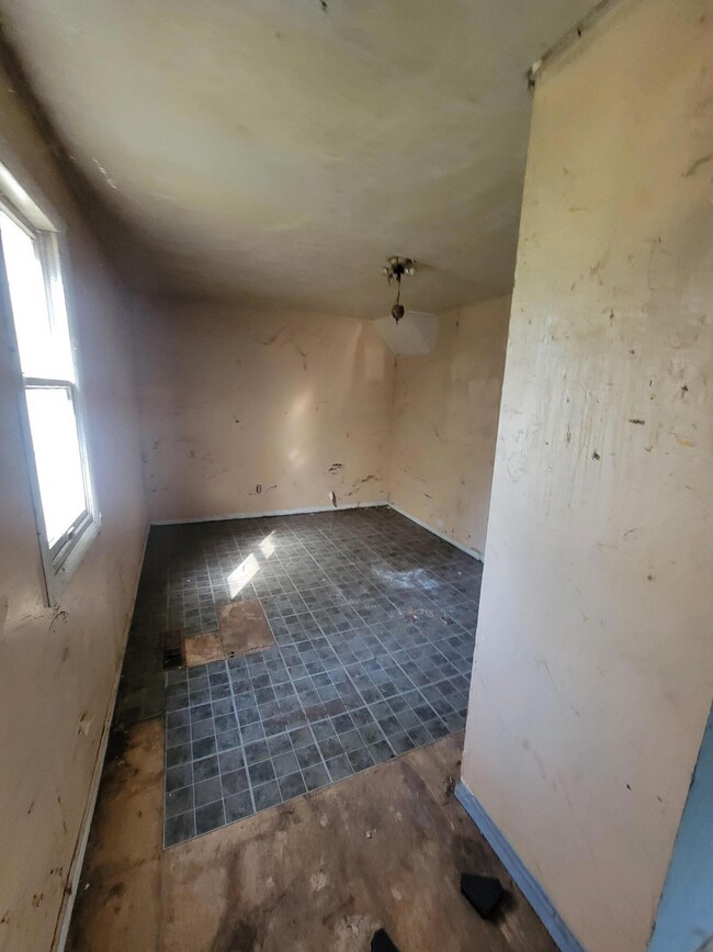 2407 Gerry St, Gary, IN 46406 - photo 5