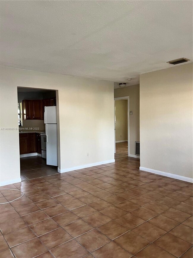 209 SW 7th St unit 1-2, Dania, FL 33004 - photo 3