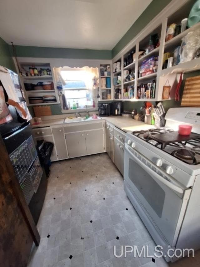 117 Baltic Ave, Caspian, MI 49915 - photo 5