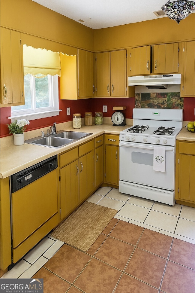 7230 Connell Rd, Fairburn, GA 30213 - photo 5