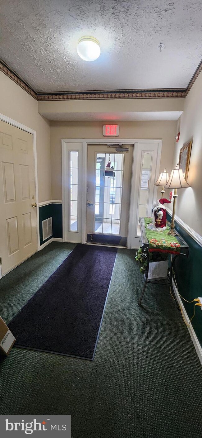 2404 Chestnut Terrace Ct unit 102, Odenton, MD 21113 - photo 7