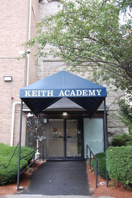 201 Thorndike St unit 2-01, Lowell, MA 01852 - photo 4