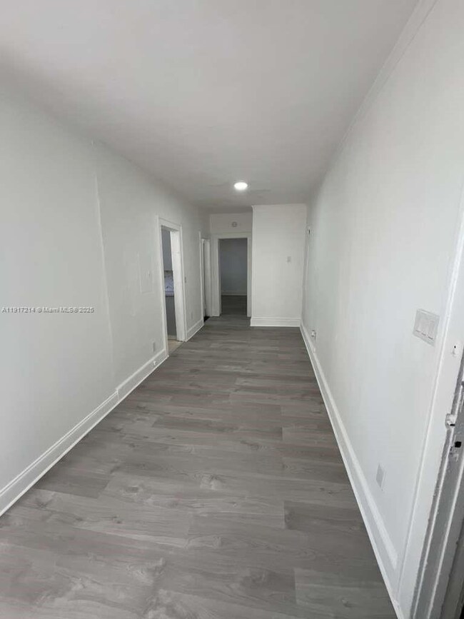 1560 SW 5th St unit 11, Miami, FL 33135 - photo 3