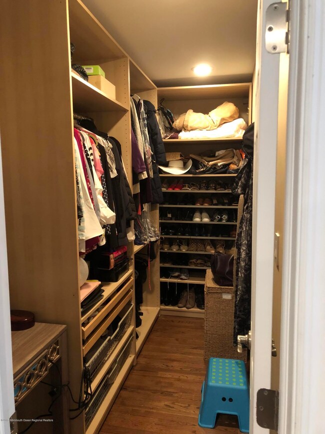 Walking Closet