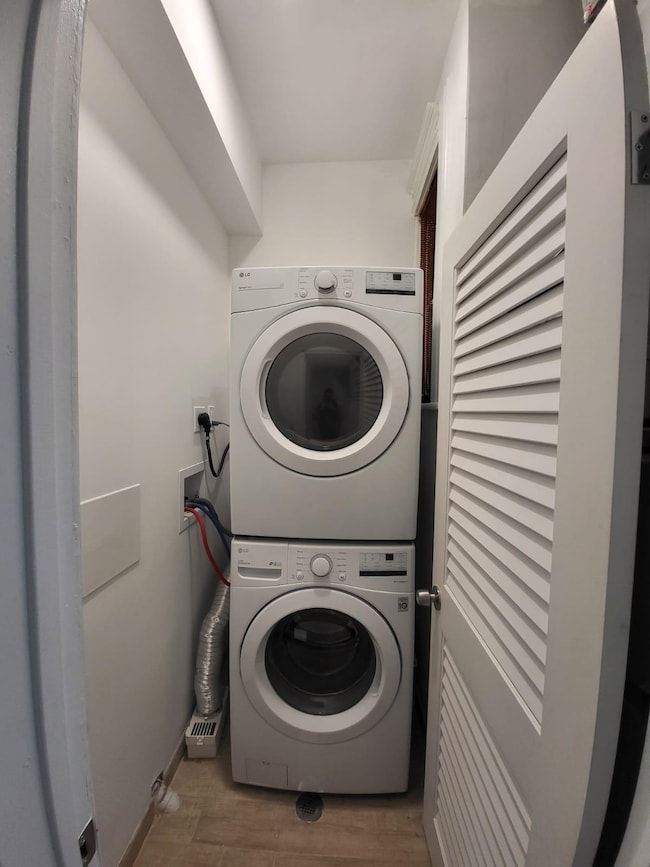 447 Gregory Ave unit 1, Weehawken, NJ 07086 - photo 5