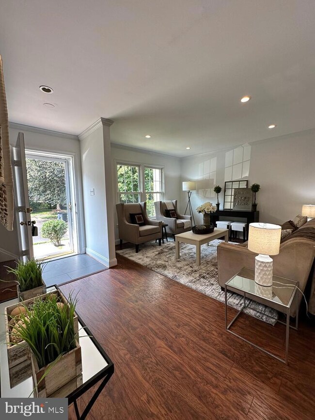 11970 Heathcote Ct, Reston, VA 20191 - photo 6