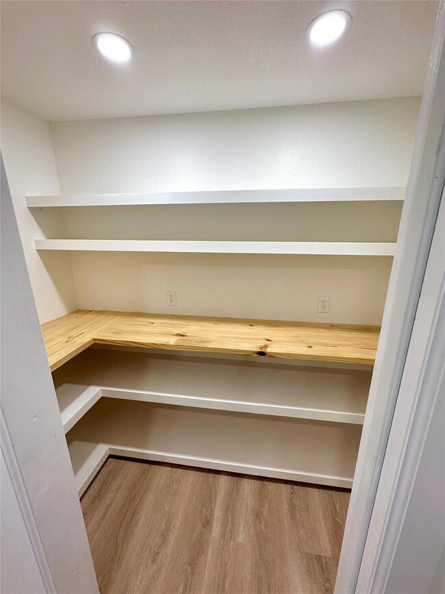 1117 E Chambers St, Cleburne, TX 76031 - photo 7