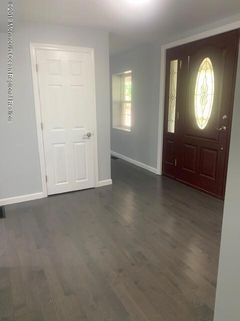 8 E Parkway Place, Holmdel, NJ 07733 - photo 4