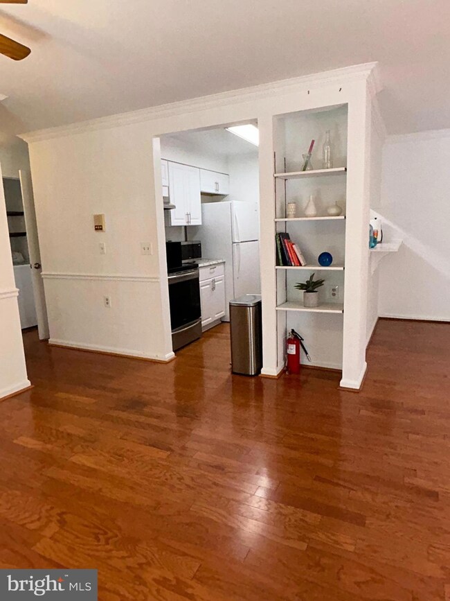 1111 Castle Harbour Way unit 1, Glen Burnie, MD 21060 - photo 3