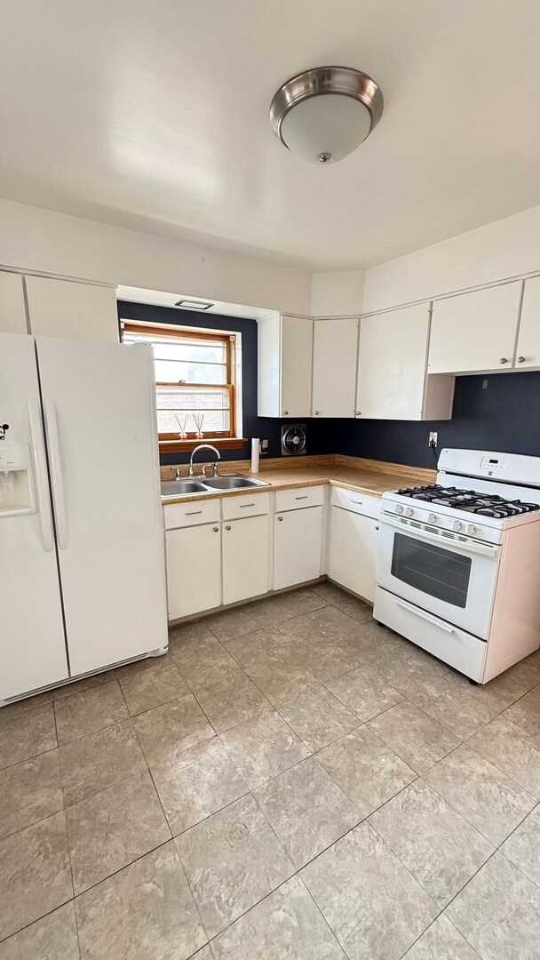 10301 Chaucer St, Westchester, IL 60154 - photo 7