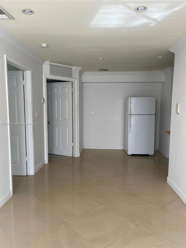 17565 NW 67th Place unit A, Hialeah, FL 33015 - photo 6