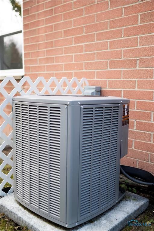 2566 Pershing Dr, Toledo, OH 43613 - photo 5